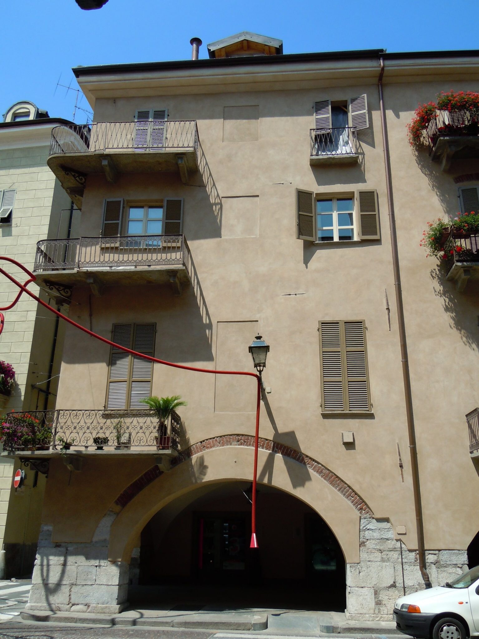 Opera Savigliano Progetto Cuneo Via Roma – Angolo P.zza Santa Maria 9